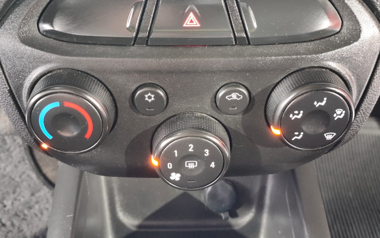 imagem-https://www.socarrao.com.br/sc-vehicle-images-prod/790413/1770412929844-V2hhdHNBcHAgSW1hZ2UgMjAyNi0wMi0wNCBhdCAyMy4wMi40OSAoMSkuanBlZw.jpeg