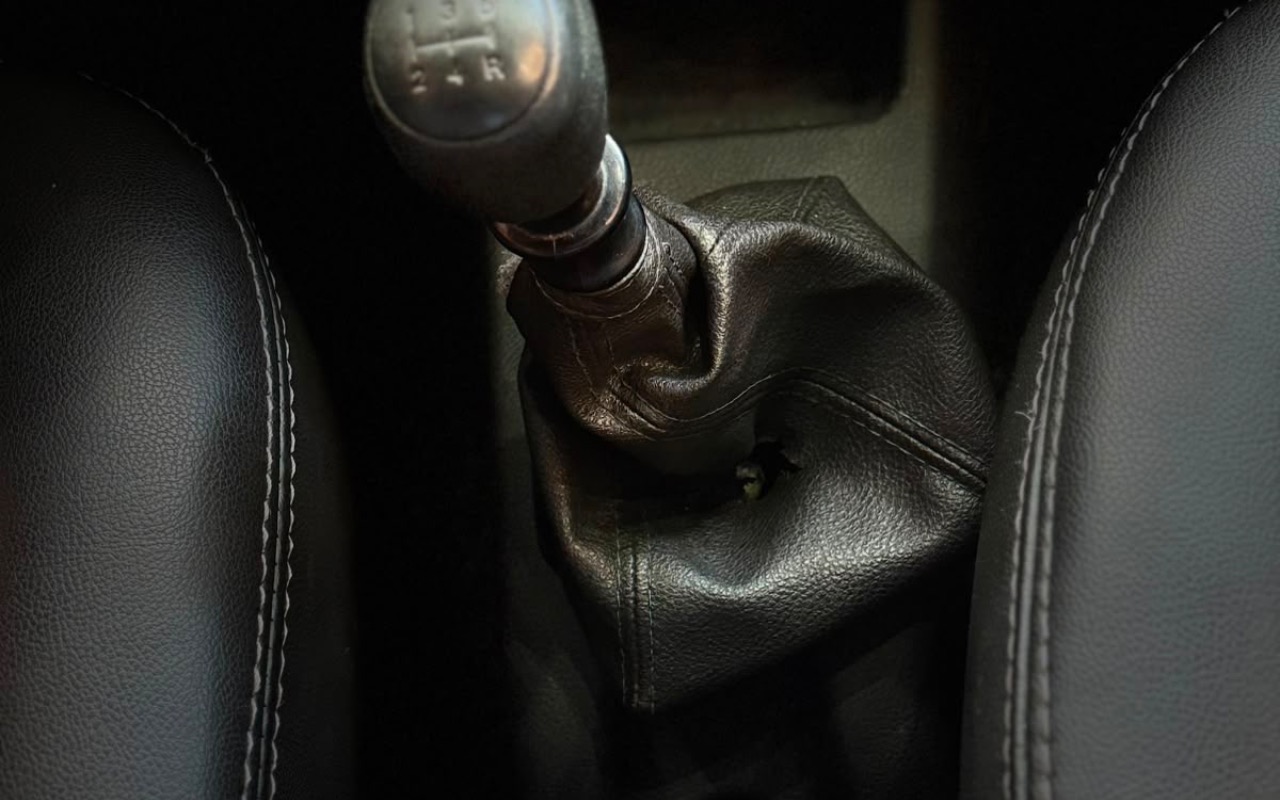 imagem-https://www.socarrao.com.br/sc-vehicle-images-prod/796456/1788196691018-YTJhZWU5YWItMTVhOC00ZjhiLWIxZWMtOGY2ZmFjMjhhMjMwLmpwZWc.jpeg
