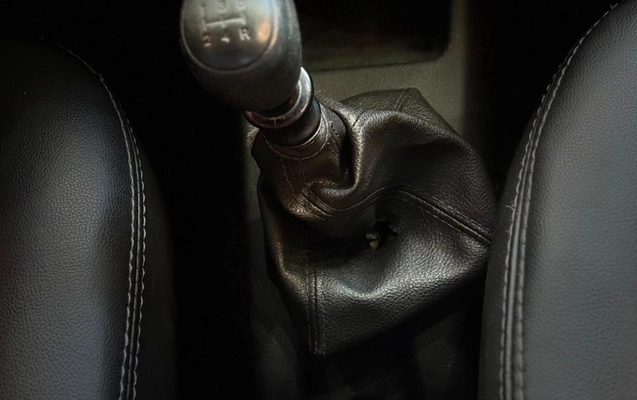 imagem-https://www.socarrao.com.br/sc-vehicle-images-prod/796456/1788196691018-YTJhZWU5YWItMTVhOC00ZjhiLWIxZWMtOGY2ZmFjMjhhMjMwLmpwZWc.jpeg