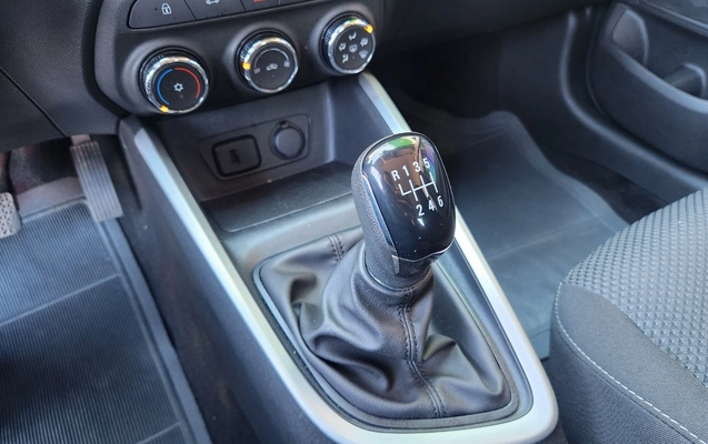 imagem-https://www.socarrao.com.br/sc-vehicle-images-prod/797032/1770488059626-MjAyNjAyMDdfMDkyMzE2LmpwZw.jpg