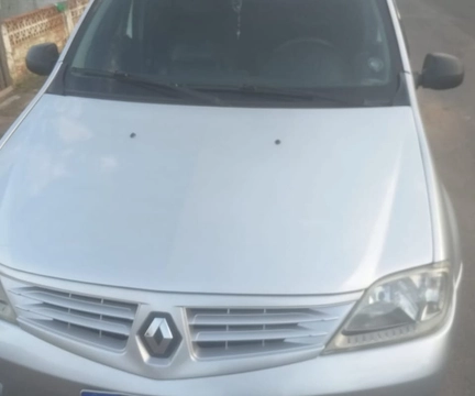 Renault Logan 2009 Prata — foto 1 de 3
