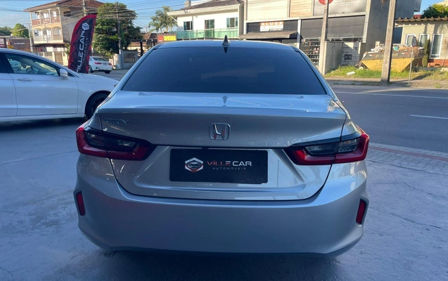 imagem-https://www.socarrao.com.br/sc-vehicle-images-prod/803734/1770639646678-dc8bd3565b5240588f882addddece4d5_1770639529996.jpeg
