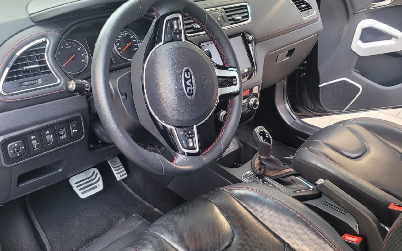 imagem-https://www.socarrao.com.br/sc-vehicle-images-prod/804765/1770644108982-V2hhdHNBcHAgSW1hZ2UgMjAyNi0wMi0wMSBhdCAxOC4yMi41OC5qcGVn.jpeg