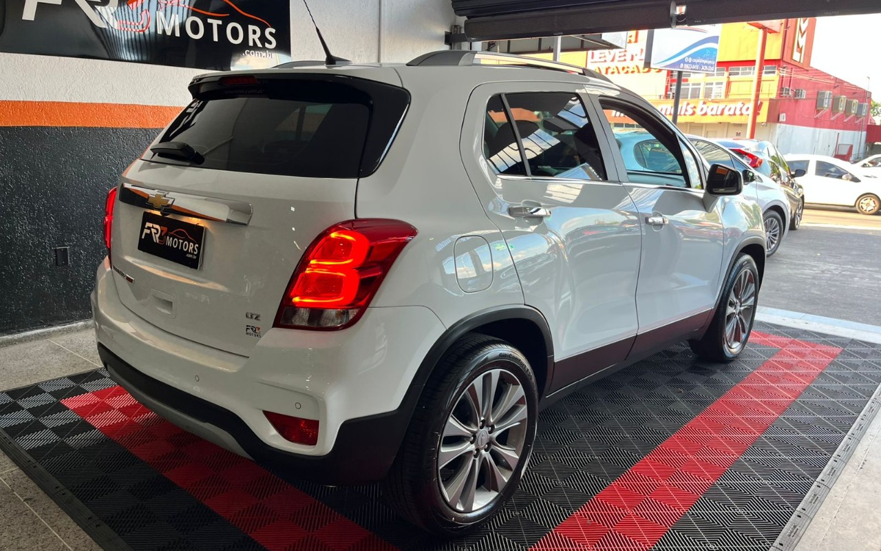 imagem-https://www.socarrao.com.br/sc-vehicle-images-prod/804855/1770644707280-V2hhdHNBcHAgSW1hZ2UgMjAyNi0wMi0wNCBhdCAxOC4yNC4yMSAoNCkuanBlZw.jpeg