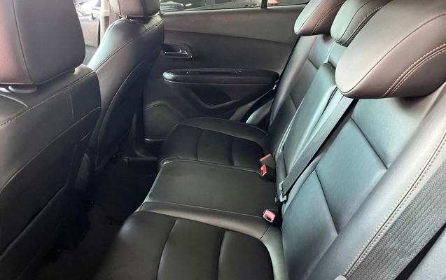 imagem-https://www.socarrao.com.br/sc-vehicle-images-prod/804855/1770644707620-V2hhdHNBcHAgSW1hZ2UgMjAyNi0wMi0wNCBhdCAxOC4yNC4yMS5qcGVn.jpeg