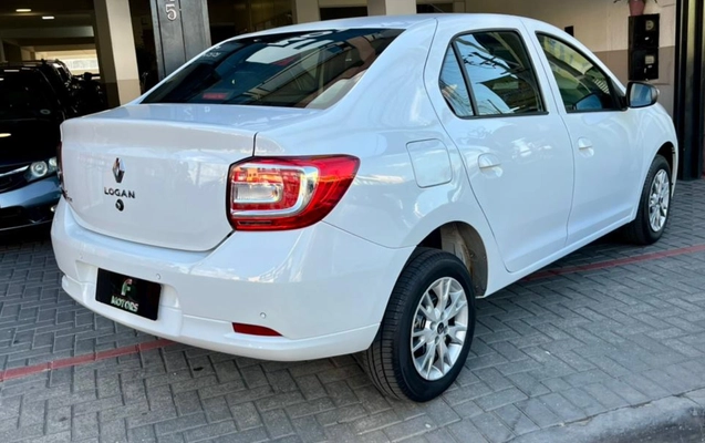 imagem-https://www.socarrao.com.br/sc-vehicle-images-prod/806015/1770656433302-V2hhdHNBcHAgSW1hZ2UgMjAyNi0wMi0wOSBhdCAxMS4xMy4xMSAoMSkuanBlZw.jpeg