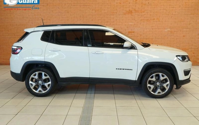 imagem-https://www.socarrao.com.br/sc-vehicle-images-prod/806098/1789567869564-7417006_3_B_04dcc57eb8.jpeg