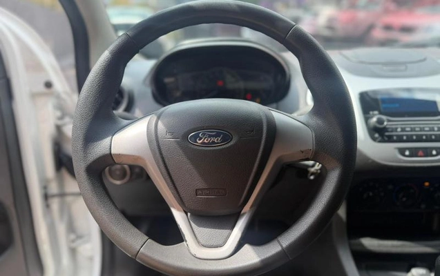 imagem-https://www.socarrao.com.br/sc-vehicle-images-prod/806435/1789671965005-7794376_2_B_ac7fb40ee7.jpeg
