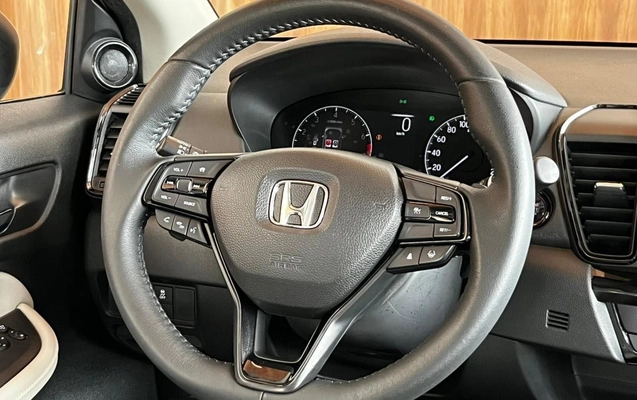 imagem-https://www.socarrao.com.br/sc-vehicle-images-prod/807164/1789755905808-ab94c8b4e3ef4816b187de2cda74cf6a_1763055889698.jpeg