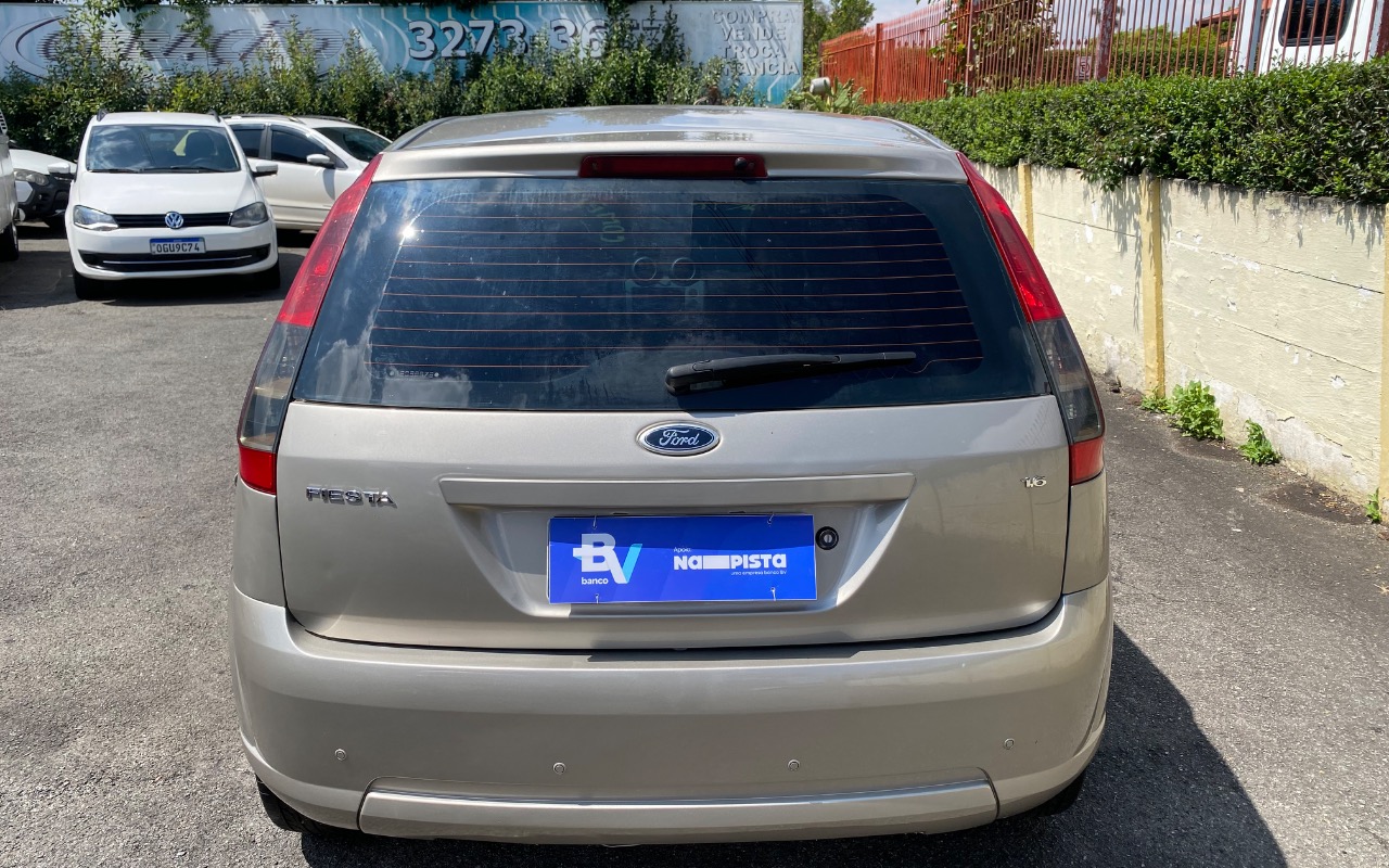 imagem-https://www.socarrao.com.br/sc-vehicle-images-prod/807415/1789584673591-SU1HXzEyNDUuanBlZw.jpeg