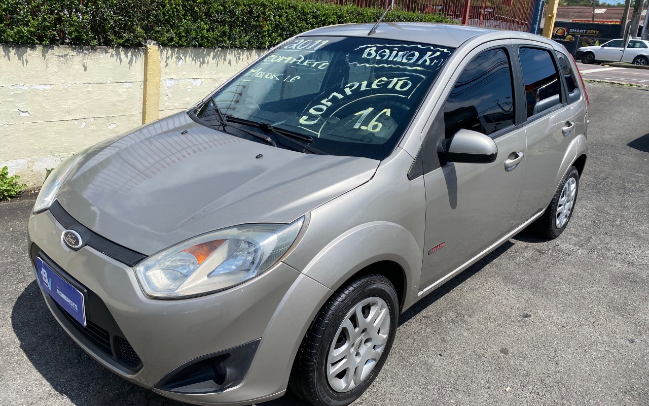 imagem-https://www.socarrao.com.br/sc-vehicle-images-prod/807415/1789584673691-SU1HXzEyNDYuanBlZw.jpeg