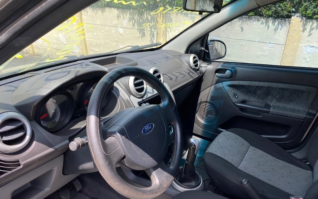 imagem-https://www.socarrao.com.br/sc-vehicle-images-prod/807415/1789584673799-SU1HXzEyNDcuanBlZw.jpeg
