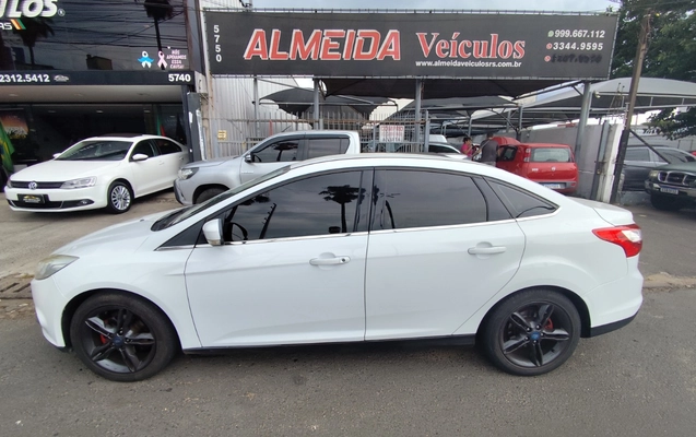 imagem-https://www.socarrao.com.br/sc-vehicle-images-prod/807720/1770665326635-MTc2ODU4OTg3MTUwOS5qcGc.jpg