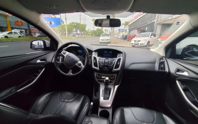 imagem-https://www.socarrao.com.br/sc-vehicle-images-prod/807720/1770665327255-MTc2ODU4OTg3MTQ0NS5qcGc.jpg