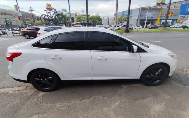 imagem-https://www.socarrao.com.br/sc-vehicle-images-prod/807720/1770665327459-MTc2ODU4OTg3MTQ4Mi5qcGc.jpg