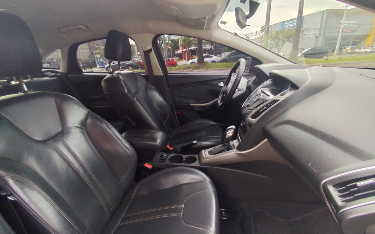 imagem-https://www.socarrao.com.br/sc-vehicle-images-prod/807720/1770665327863-MTc2ODU4OTg3MTQ1NS5qcGc.jpg