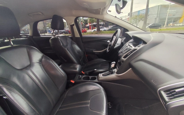 imagem-https://www.socarrao.com.br/sc-vehicle-images-prod/807720/1770665327863-MTc2ODU4OTg3MTQ1NS5qcGc.jpg