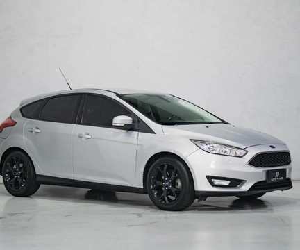 Ford Focus 2018 Prata — foto 1 de 3