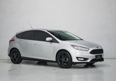 Ford Focus 2018 Prata — foto 1 de 3