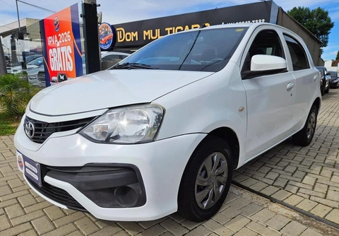 Toyota Etios 2018 Branco — foto 1 de 3