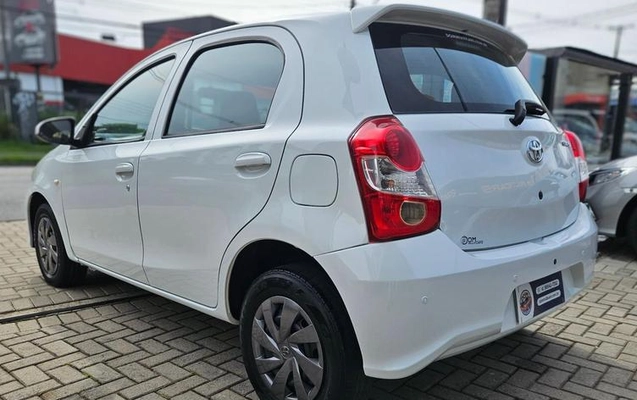imagem-https://www.socarrao.com.br/sc-vehicle-images-prod/808302/1788382009147-7771047_9_B_aa370e6270.jpeg