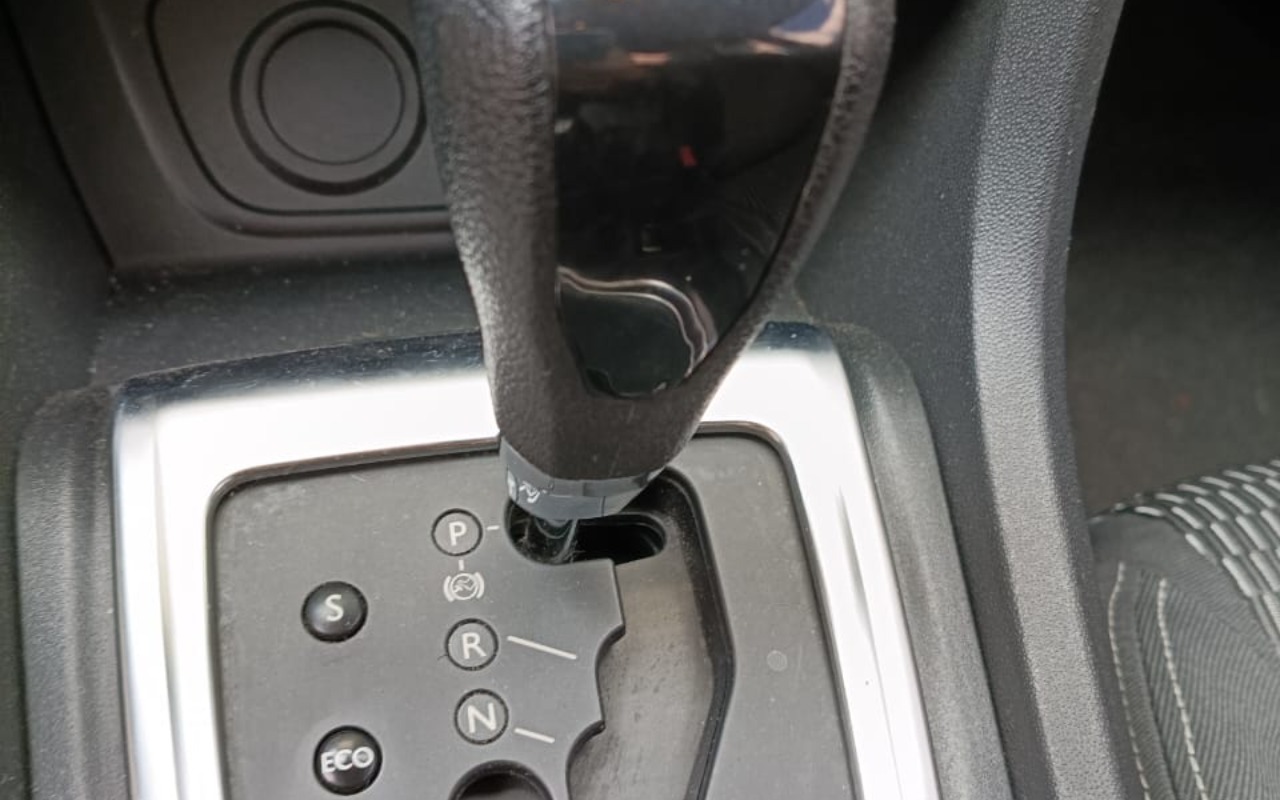 imagem-https://www.socarrao.com.br/sc-vehicle-images-prod/808843/1770688366936-SU1HLTIwMjUxMjI3LVdBMDAxMy5qcGc.jpg