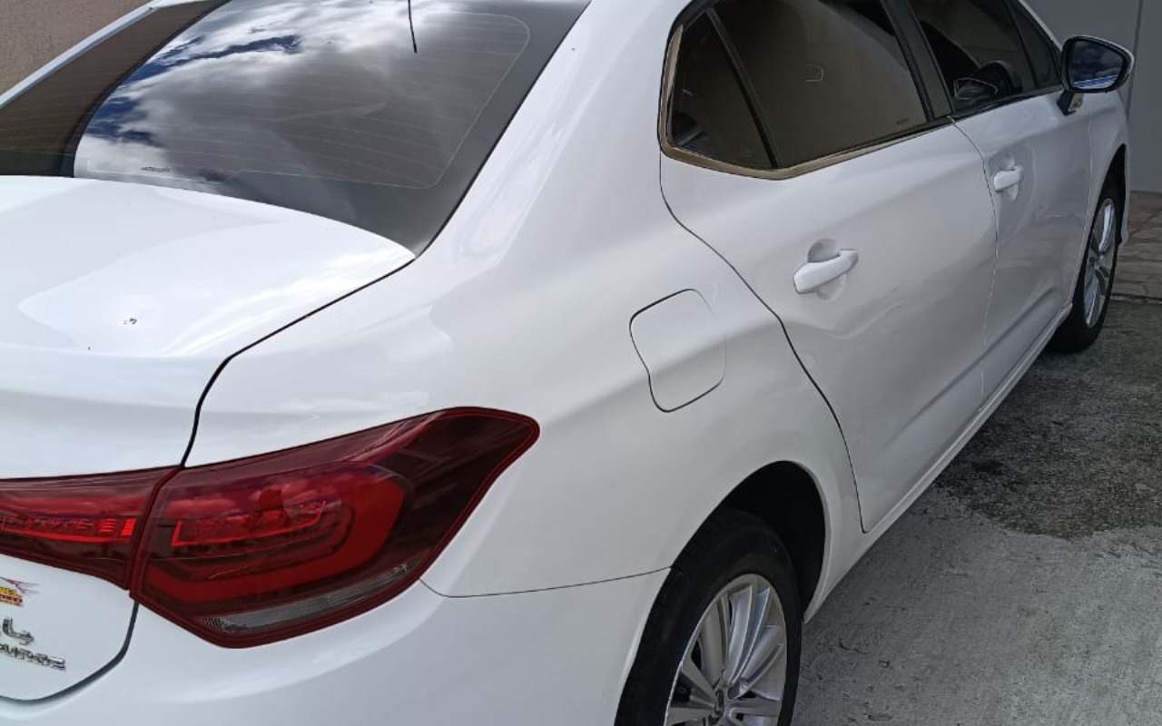 imagem-https://www.socarrao.com.br/sc-vehicle-images-prod/808843/1770688368789-SU1HLTIwMjUxMjI3LVdBMDAxOS5qcGc.jpg