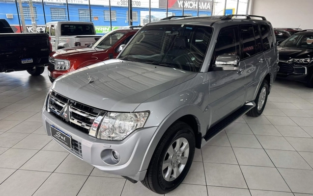 imagem-https://www.socarrao.com.br/sc-vehicle-images-prod/811397/1788293589262-8L1ifkOlizmsvOa2QoqZTW7Xrd70EHGD84QT.jpg
