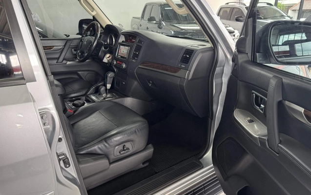 imagem-https://www.socarrao.com.br/sc-vehicle-images-prod/811397/1788293589271-2RsQxjkEvQ2Y4lB8fDHdhY6Aq18JZZYpGJPl.jpg