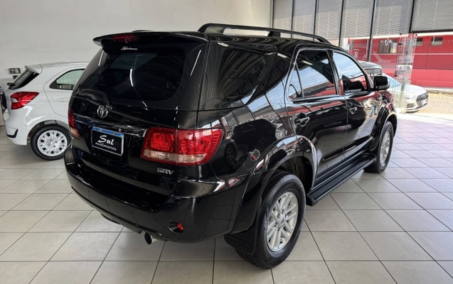 imagem-https://www.socarrao.com.br/sc-vehicle-images-prod/811408/1786449804478-rgL2psZImP1pX2f75VM7bbUeMpK9se72Y3C2.jpg