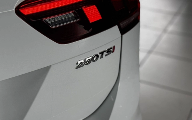 imagem-https://www.socarrao.com.br/sc-vehicle-images-prod/811471/1785768628434-EHgDCrsJjOMoxXHjMKwwYeHVbmvWGk0SKsYy.jpg