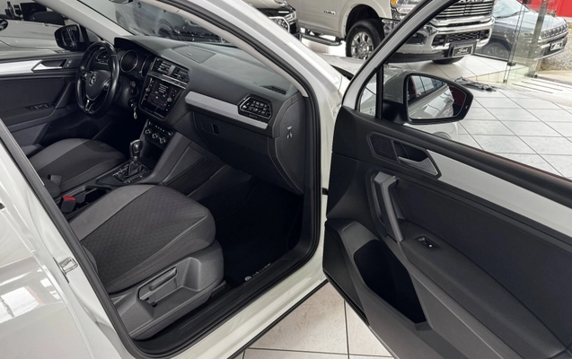 imagem-https://www.socarrao.com.br/sc-vehicle-images-prod/811471/1785768628443-repV71A0Ol5ZYcaHy5k6QPfBV77qVobxtVQE.jpg