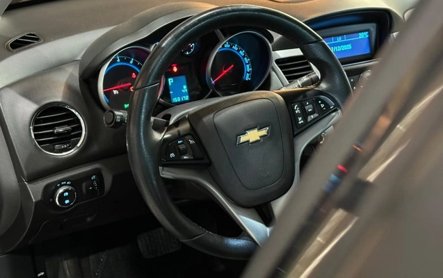 imagem-https://www.socarrao.com.br/sc-vehicle-images-prod/811485/1772024624357-vehicle_image_1766082190_13f70ffdf25c6dd2c9ab6c3cf2ce76ad.jpeg