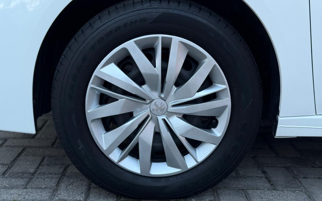 imagem-https://www.socarrao.com.br/sc-vehicle-images-prod/811598/1770730678326-V2hhdHNBcHAgSW1hZ2UgMjAyNi0wMi0wOSBhdCAxOC40MS4zNCAoMSkuanBlZw.jpeg