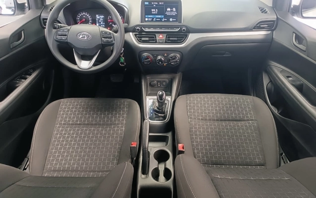 imagem-https://www.socarrao.com.br/sc-vehicle-images-prod/811695/1787249752193-NtzraLznKGbMdegavBUsja1j8vl6PnAU.jpg