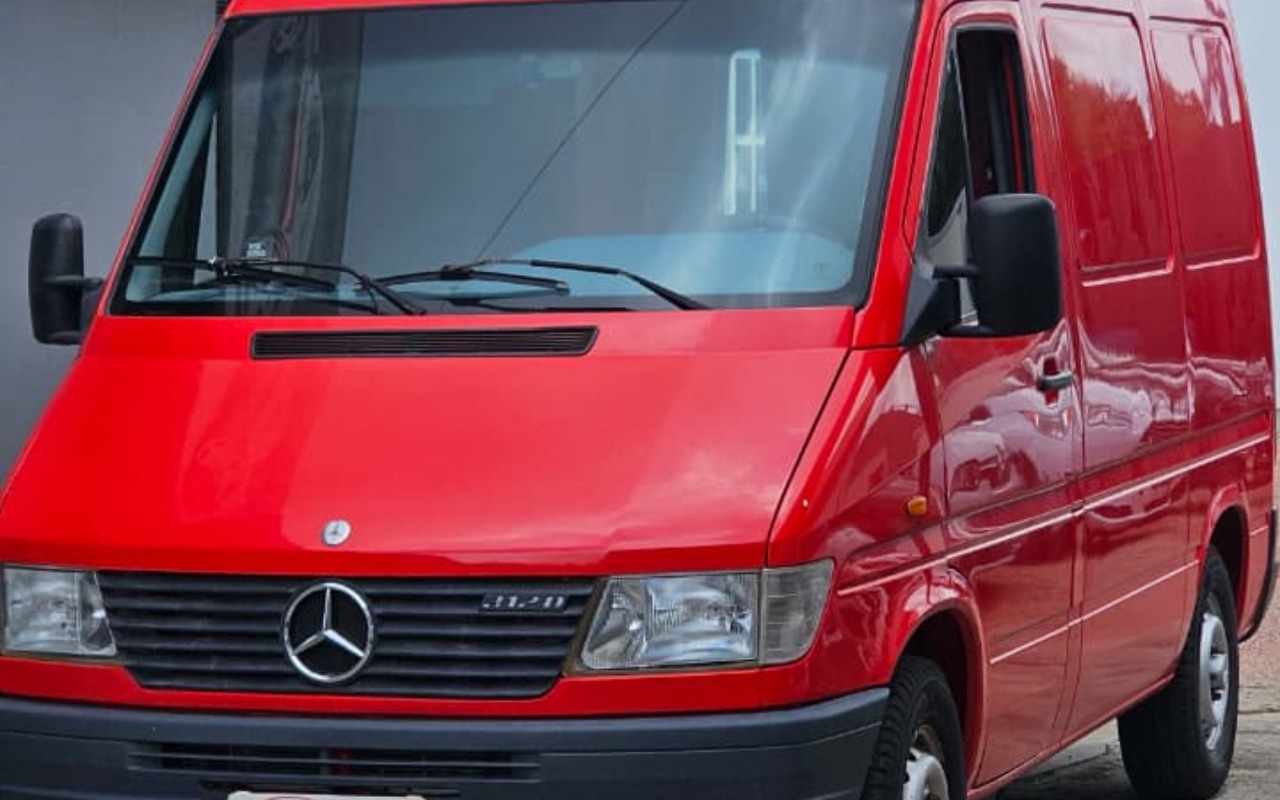 Mercedes-Benz Sprinter 310 Furgão 2.5 Diesel na cor Vermelho no Canoas / RS - 811969