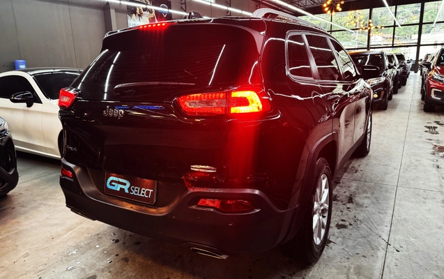 imagem-https://www.socarrao.com.br/sc-vehicle-images-prod/812453/1770741147036-003_4230fb0c0ccdac1f14cfc6bb73b7f8a8.jpg