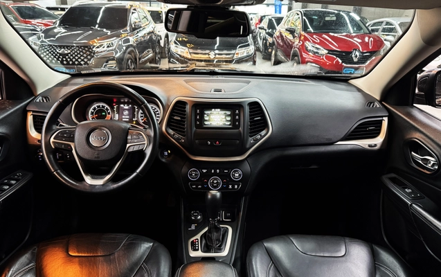 imagem-https://www.socarrao.com.br/sc-vehicle-images-prod/812453/1770741147036-003_6477f99e6a4b2737a42a7fb223788d28.jpg