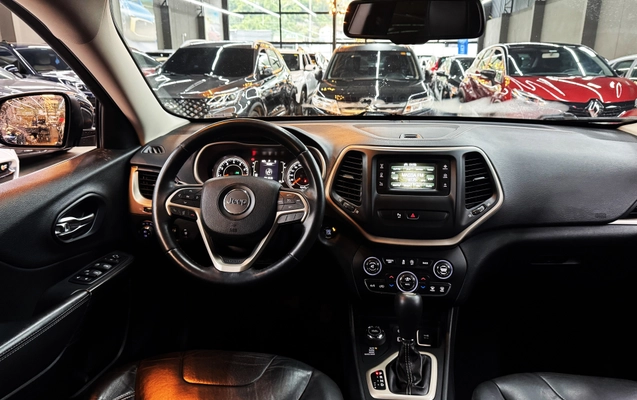 imagem-https://www.socarrao.com.br/sc-vehicle-images-prod/812453/1770741147037-003_d70d4f74951478610d3d08da0c23e070.jpg
