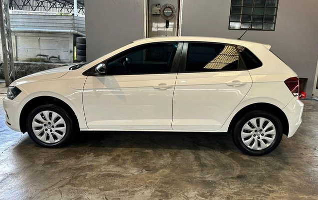 imagem-https://www.socarrao.com.br/sc-vehicle-images-prod/812710/1781008076191-6275384_17_B_f2b8f087cb.jpeg