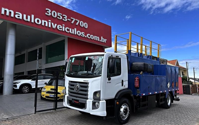 imagem-https://www.socarrao.com.br/sc-vehicle-images-prod/812868/1789059439889-7325555_13_B_7799a1f204.jpeg