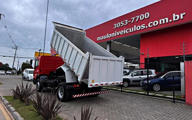 imagem-https://www.socarrao.com.br/sc-vehicle-images-prod/812895/1785428836847-7476391_9_B_70bf947d8a.jpeg