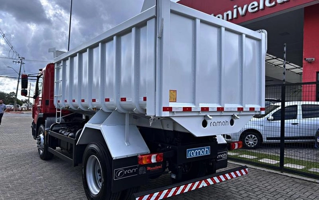 imagem-https://www.socarrao.com.br/sc-vehicle-images-prod/812897/1785960183842-7477816_11_B_4f6ed3ae51.jpeg
