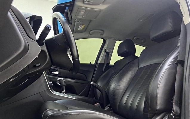 imagem-https://www.socarrao.com.br/sc-vehicle-images-prod/812990/1789671421657-7767276_9_B_3fbd47f606.jpeg