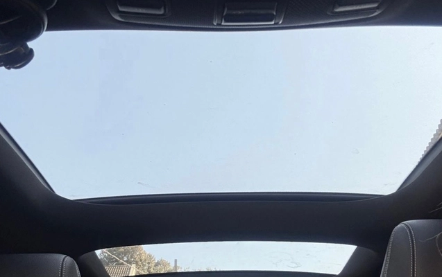 imagem-https://www.socarrao.com.br/sc-vehicle-images-prod/818092/1780152449423-NmU2ZDVhMDUtNzIzYi00NTkwLTg4MTAtMDhiYTdiMjQ1NWZmLmpwZWc.jpeg