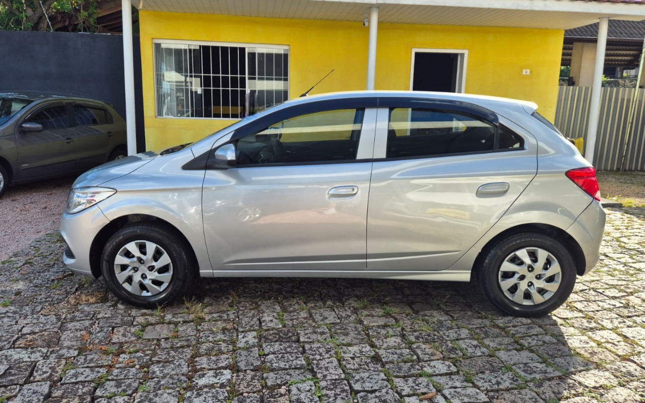 imagem-https://www.socarrao.com.br/sc-vehicle-images-prod/818345/1770815463394-V2hhdHNBcHAgSW1hZ2UgMjAyNi0wMi0xMCBhdCAxNy4zMS4xMCAoNCkuanBlZw.jpeg