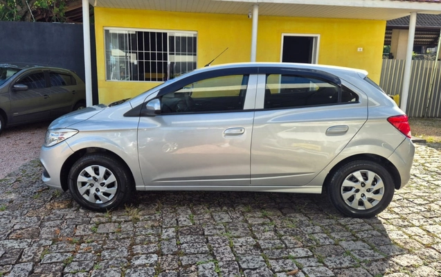 imagem-https://www.socarrao.com.br/sc-vehicle-images-prod/818345/1770815463394-V2hhdHNBcHAgSW1hZ2UgMjAyNi0wMi0xMCBhdCAxNy4zMS4xMCAoNCkuanBlZw.jpeg
