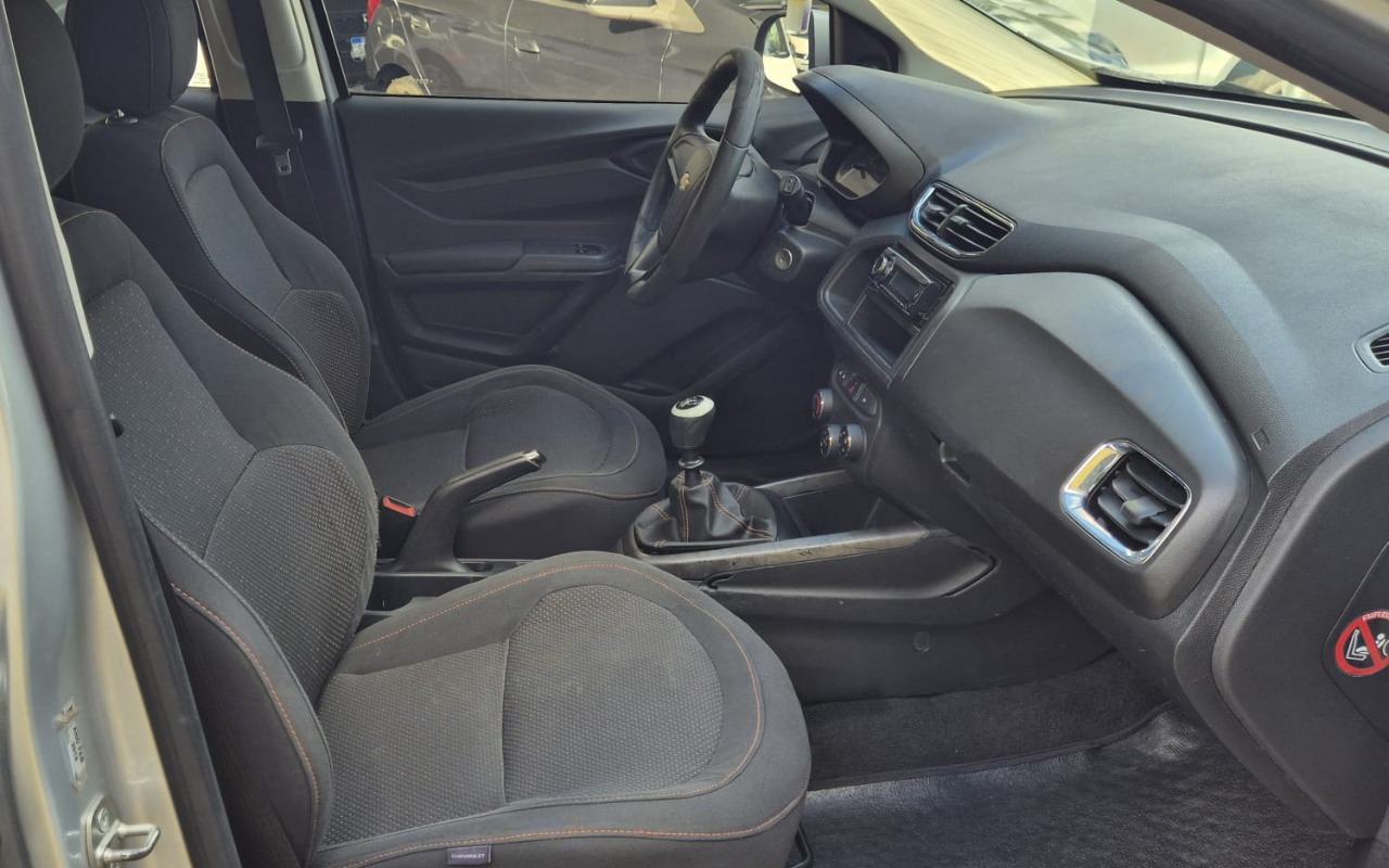 imagem-https://www.socarrao.com.br/sc-vehicle-images-prod/818345/1770815463725-V2hhdHNBcHAgSW1hZ2UgMjAyNi0wMi0xMCBhdCAxNy4zMS4xMS5qcGVn.jpeg