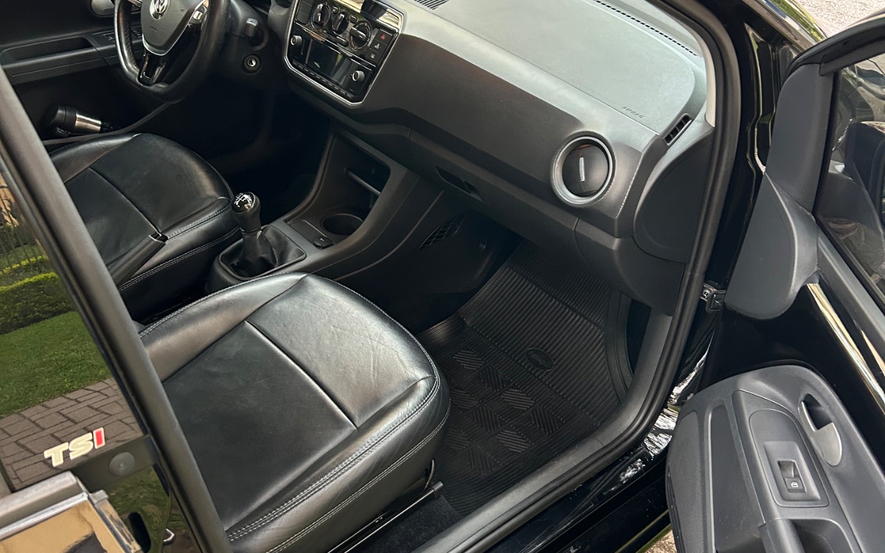 imagem-https://www.socarrao.com.br/sc-vehicle-images-prod/818418/1770816710101-SU1HXzMyNzYuanBlZw.jpeg