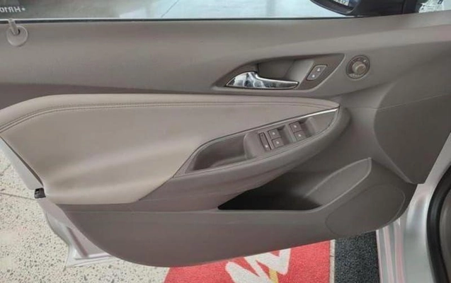 imagem-https://www.socarrao.com.br/sc-vehicle-images-prod/818495/1789590201234-7798995_13_B_7dd239a2c1.jpeg